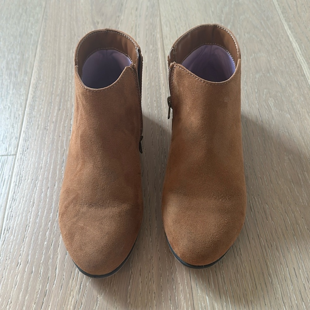 Zipper boots